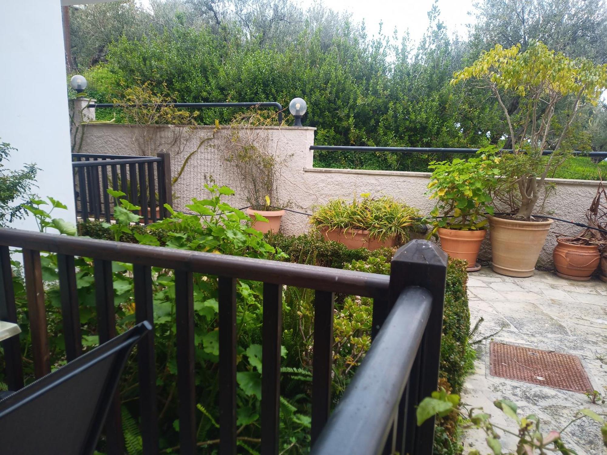 Elysian Garden Διαμέρισμα Καλύβες Εξωτερικό φωτογραφία